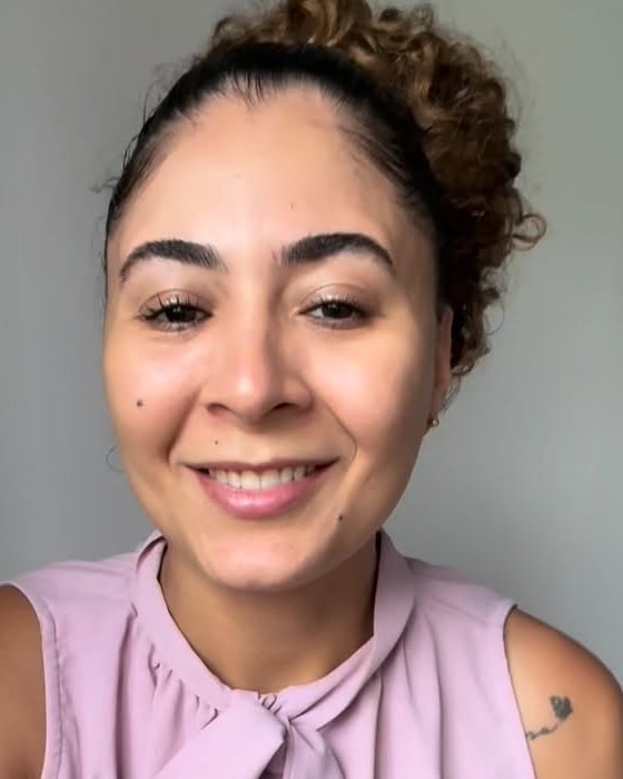 Andressa Resende em atendimento de podologia